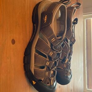 Keen Men's Dark Brown Adventure Sandals